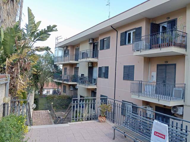 Appartamento in affitto a Aci Castello CT