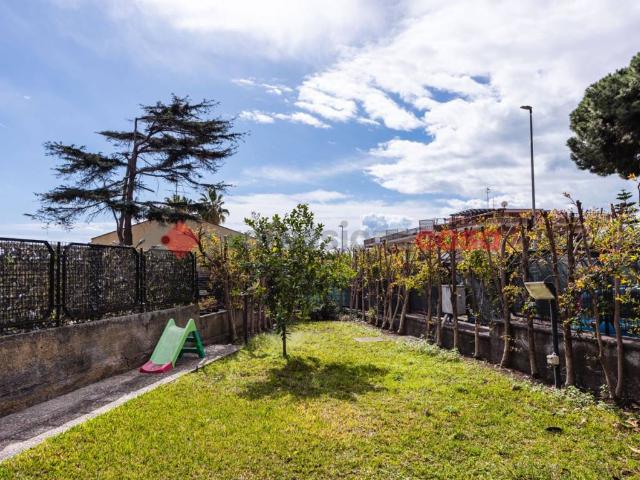 Appartamento in affitto a Aci Castello CT
