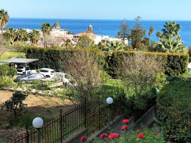 Appartamento in affitto a Aci Castello CT