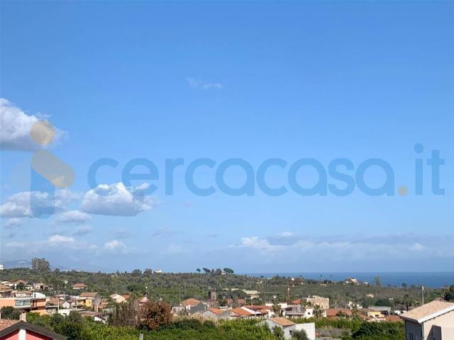 Appartamento in affitto a Acireale