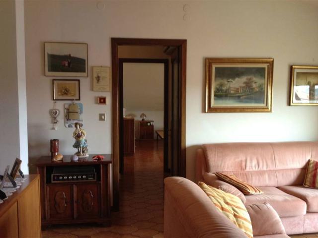 Appartamento in affitto a Adria RO