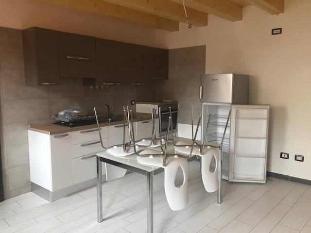 Appartamento in affitto a Adria RO
