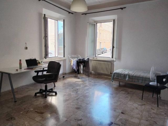 Appartamento in affitto a Ancona AN