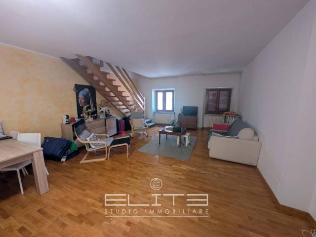 Appartamento in affitto a Ancona AN