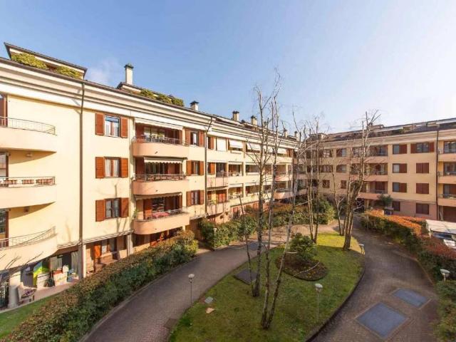 Appartamento in affitto a Arese MI