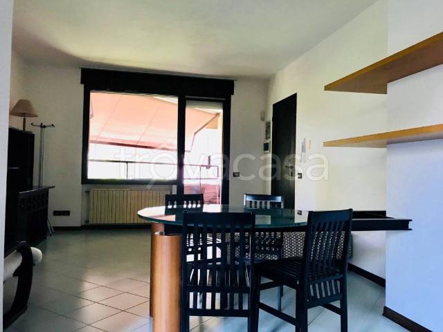 Appartamento in affitto a Busto Arsizio, non arredato/vuoto, giardino, parzialmente arredato TrovaCasa