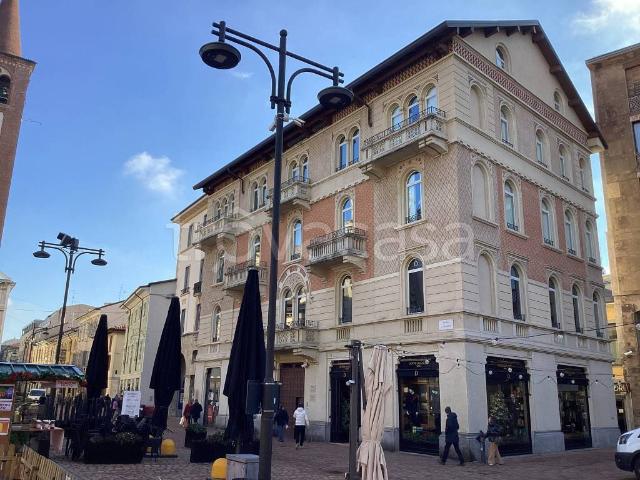 Appartamento in affitto a Busto Arsizio piazza San Giovanni, 5, arredato, box, vista panoramica TrovaCasa