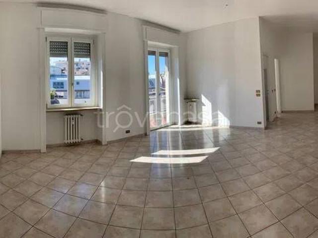Appartamento in affitto a Busto Arsizio via Giuseppe Mazzini, 3, non arredato/vuoto, box, ascensore TrovaCasa