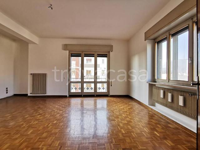 Appartamento in affitto a Bassano del Grappa, non arredato/vuoto, terrazzo, vista panoramica TrovaCasa