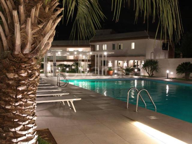 Appartamento in affitto a Bari strada Torre Tresca, arredato, giardino privato, piscina privata TrovaCasa