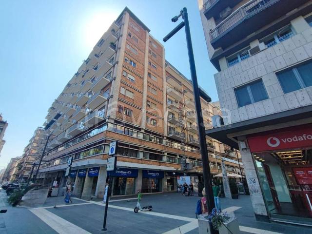 Appartamento in affitto a Bari piazza Umberto I, 54, box, parzialmente arredato, ascensore TrovaCasa