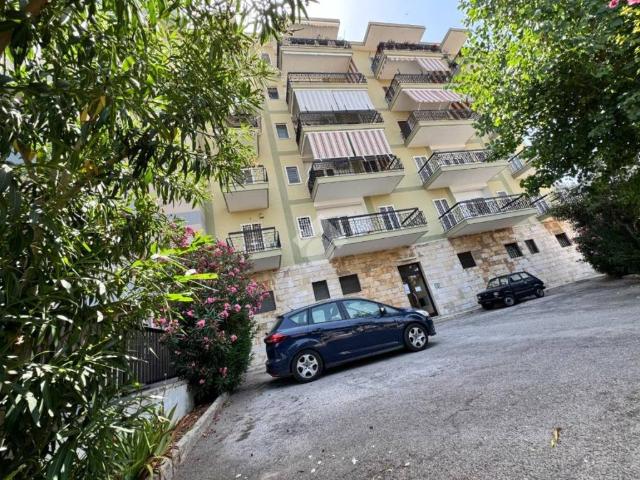 Appartamento in affitto a Bari via magna grecia, parzialmente arredato, luminoso, balcone TrovaCasa