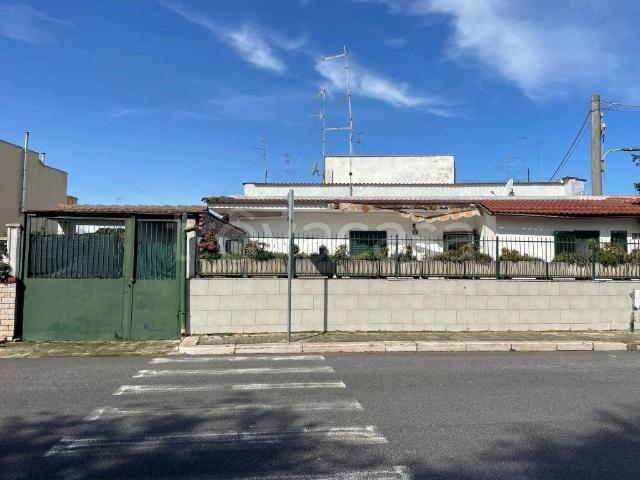 Appartamento in affitto a Bari via Capitaneo, arredato, posto auto, riscaldamento autonomo TrovaCasa