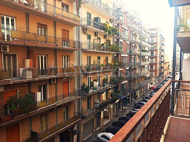 Appartamento in affitto a Bari via De Rossi, 57, non arredato/vuoto, balcone, cucina abitabile TrovaCasa