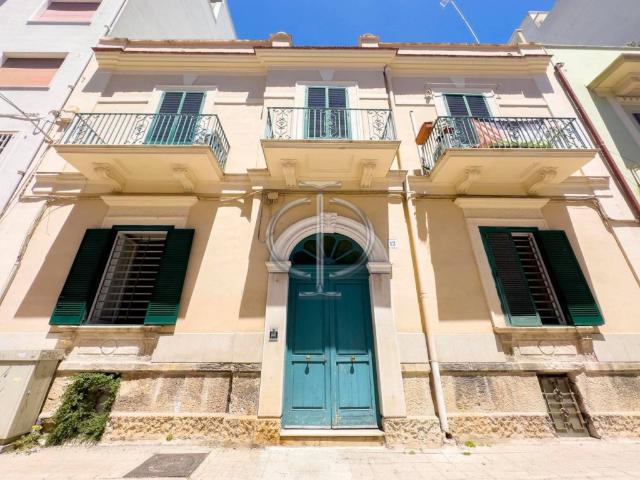 Appartamento in affitto a Bari via Enrico Pessina, arredato, balcone, cucina abitabile TrovaCasa