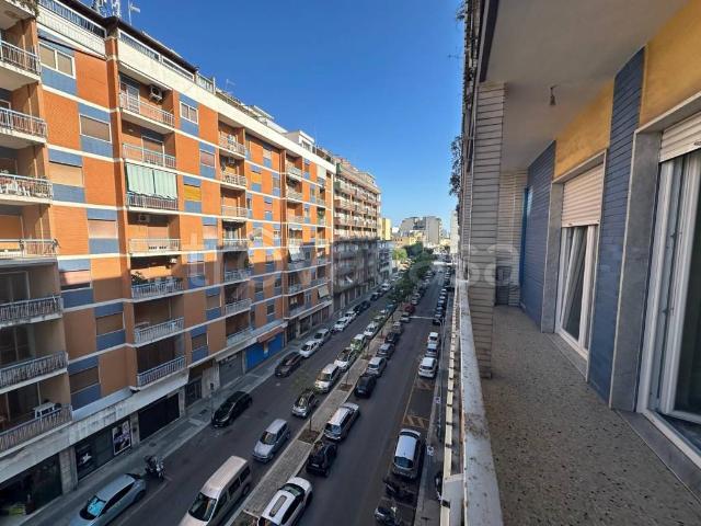 Appartamento in affitto a Bari via Giuseppe Leonardo Albanese, libero subito, balcone TrovaCasa