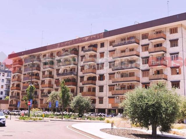 Appartamento in affitto a Bari viale einaudi, arredato, posto auto, riscaldamento autonomo TrovaCasa