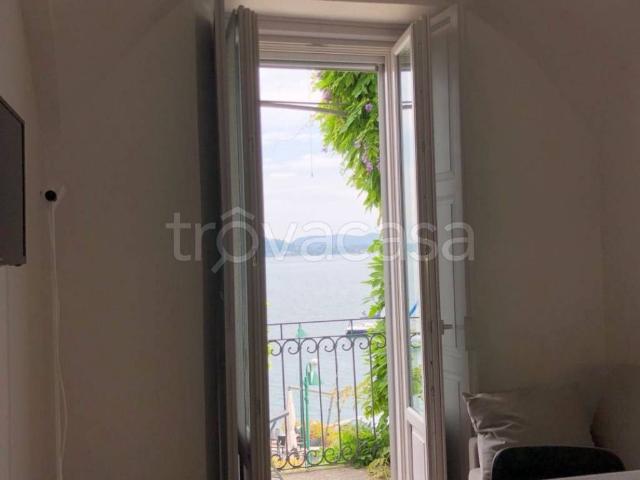 Appartamento in affitto a Belgirate via Giuseppe Mazzini, arredato, terrazzo, fronte lago TrovaCasa