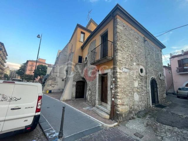 Appartamento in affitto a Benevento corso Dante Alighieri, terrazzo, doppia esposizione, buono stato TrovaCasa
