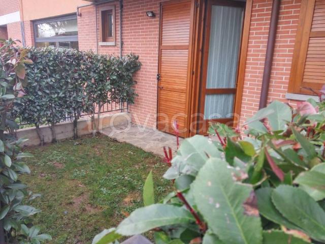 Appartamento in affitto a Bergamo via Monte Cenisio, 11, arredato, giardino privato, box TrovaCasa