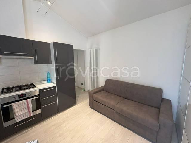 Appartamento in affitto a Bergamo via Borgo Santa Caterina, arredato, terrazzo, centrale TrovaCasa