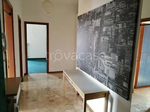 Appartamento in affitto a Bergamo via Coghetti, lavatrice, balcone, cucina abitabile TrovaCasa