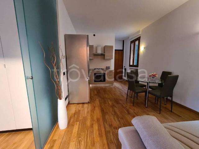 Appartamento in affitto a Bergamo via Guglielmo d'Alzano, 6/a, arredato, lavatrice, cucina a vista TrovaCasa