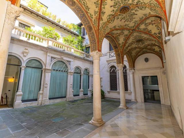 Appartamento in affitto a Bergamo via Porta Dipinta, 7, non arredato/vuoto, box, terrazzo TrovaCasa