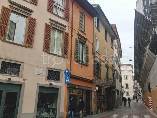 Appartamento in affitto a Bergamo via Sant'Alessandro, 56, arredato, riscaldamento autonomo, ultimo piano TrovaCasa