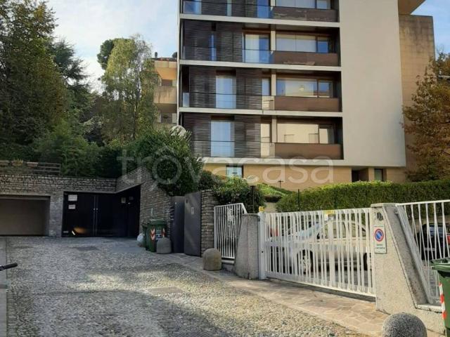 Appartamento in affitto a Bergamo viale Vittorio Emanuele, immobile di prestigio, parzialmente arredato, ristrutturato TrovaCasa
