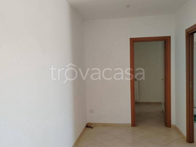 Appartamento in affitto a Bitonto via Lamarmora in Valente, 33, non arredato/vuoto, box, terrazzo TrovaCasa