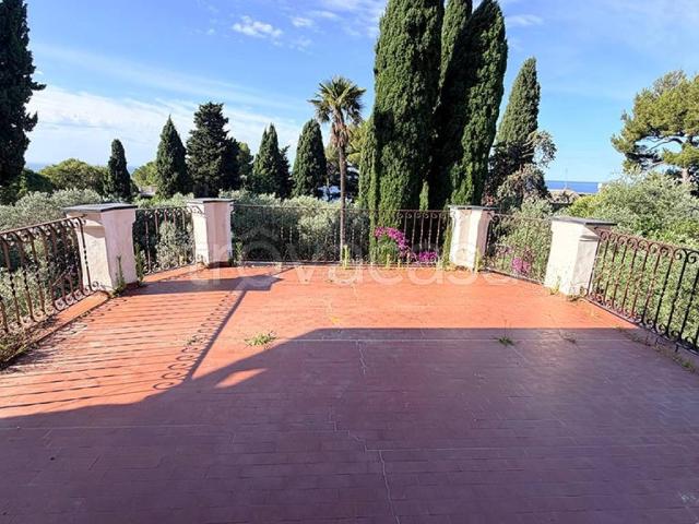 Appartamento in affitto a Bogliasco via Scogliera, non arredato/vuoto, giardino privato, posto auto TrovaCasa