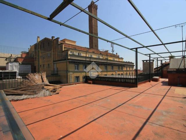Attico / Mansarda in affitto a Bologna BO