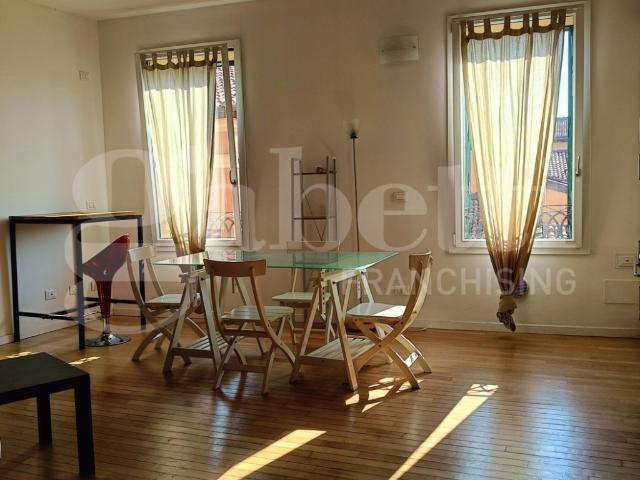 Appartamento in affitto a Bologna bologna d'azeglio, arredato, ultimo piano, centrale TrovaCasa
