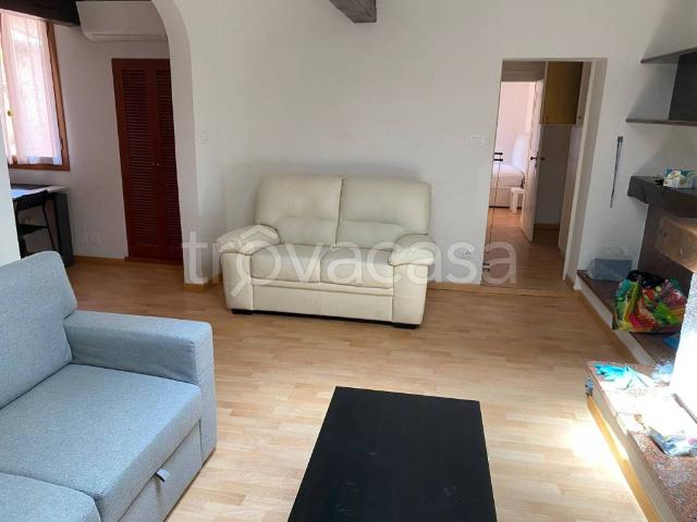 Appartamento in affitto a Bologna piazza de' Calderini, riscaldamento autonomo, parzialmente arredato, caminetto TrovaCasa
