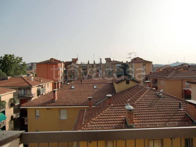 Appartamento in affitto a Bologna piazza di Porta Mascarella, 7, arredato, ultimo piano, ristrutturato TrovaCasa
