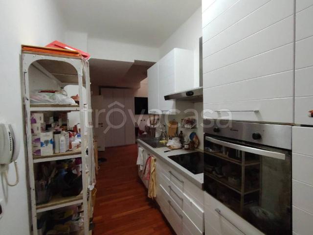 Appartamento in affitto a Bologna via Montebello, 7, parzialmente arredato, riscaldamento centralizzato, servizio di portineria TrovaCasa