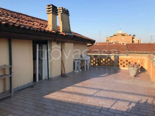 Appartamento in affitto a Bologna via Olindo Guerrini, arredato, riscaldamento autonomo, aria condizionata TrovaCasa