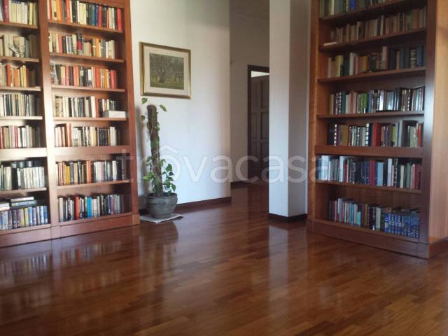 Appartamento in affitto a Bologna via Adelaide Borghi Mamo, arredato, box, terrazzo TrovaCasa
