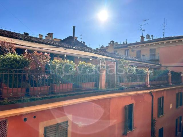 Appartamento in affitto a Bologna via Battibecco, arredato, ascensore, centrale TrovaCasa