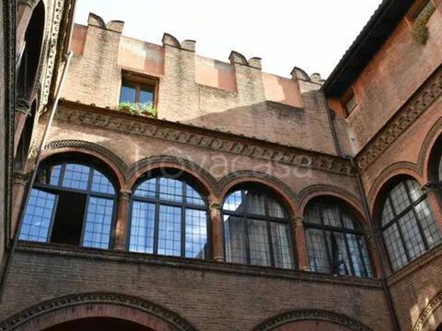 Appartamento in affitto a Bologna via Castiglione, 47, arredato TrovaCasa