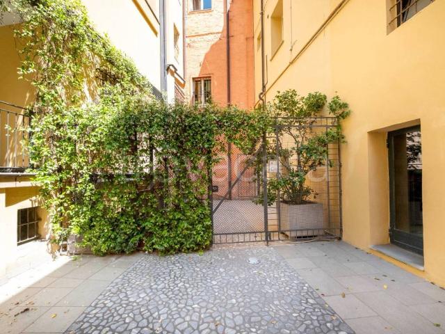 Appartamento in affitto a Bologna via de' Poeti, luminoso, soppalco, angolo cottura TrovaCasa