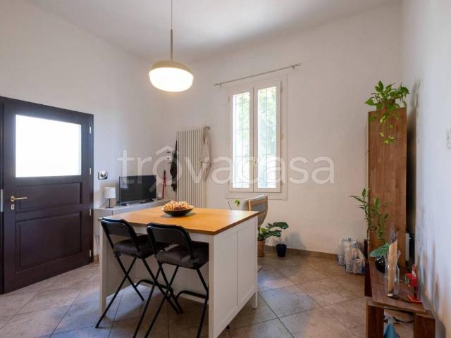 Appartamento in affitto a Bologna via delle Borre, parzialmente arredato, ristrutturato, luminoso TrovaCasa