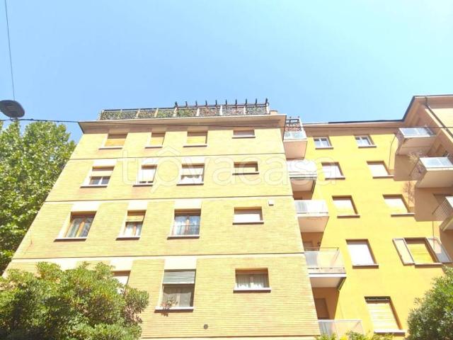 Appartamento in affitto a Bologna via dell'Isonzo, 13, arredato, centrale, balcone TrovaCasa