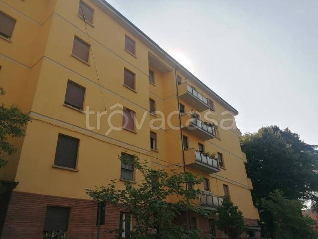 Appartamento in affitto a Bologna via Filippo Schiassi, 1, arredato, buono stato, riscaldamento centralizzato TrovaCasa