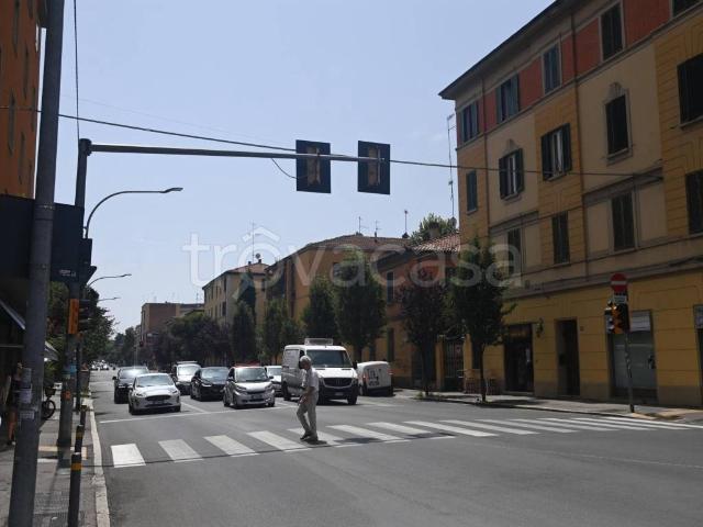 Appartamento in affitto a Bologna via Giuseppe Massarenti, arredato, giardino privato, posto auto TrovaCasa