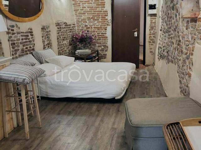Appartamento in affitto a Bologna via Luigi Zamboni, arredato, studio TrovaCasa