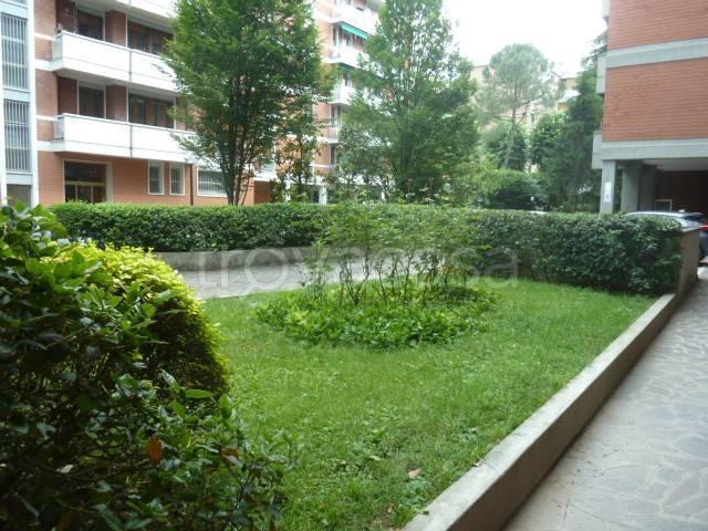 Appartamento in affitto a Bologna via Leonetto Cipriani, arredato, riscaldamento centralizzato, giardino condominiale TrovaCasa