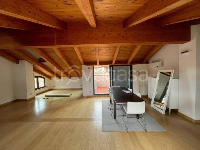 Appartamento in affitto a Bologna via San Vitale, Centro Storico