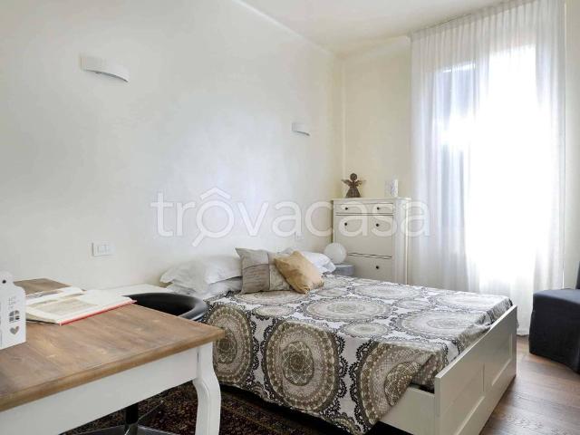 Appartamento in affitto a Bologna via Santo Stefano, arredato, parquet TrovaCasa